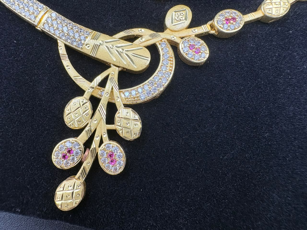 Gold plated Necklace set - Image 4