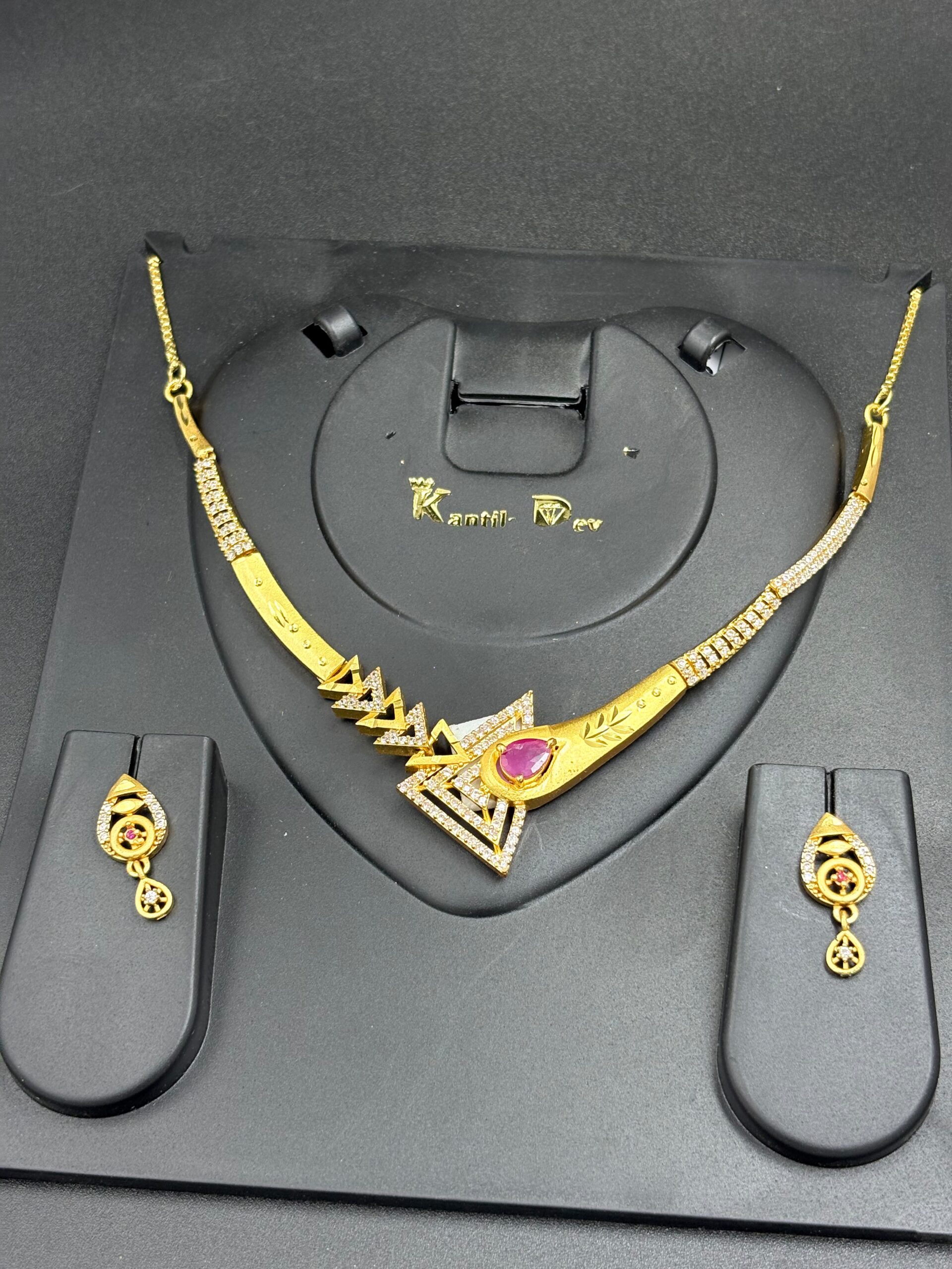 Elegant Gold Necklace Set - Image 2